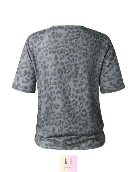 Round Neck Leopard Vintage Tee.